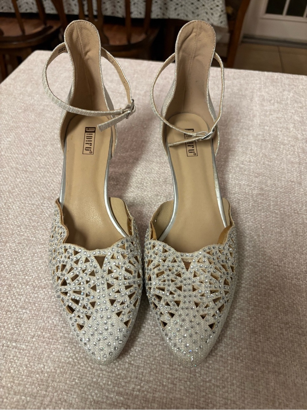 Women’s IDIFU Glittery Style Kitten Heels with Ankle-Straps Size 11